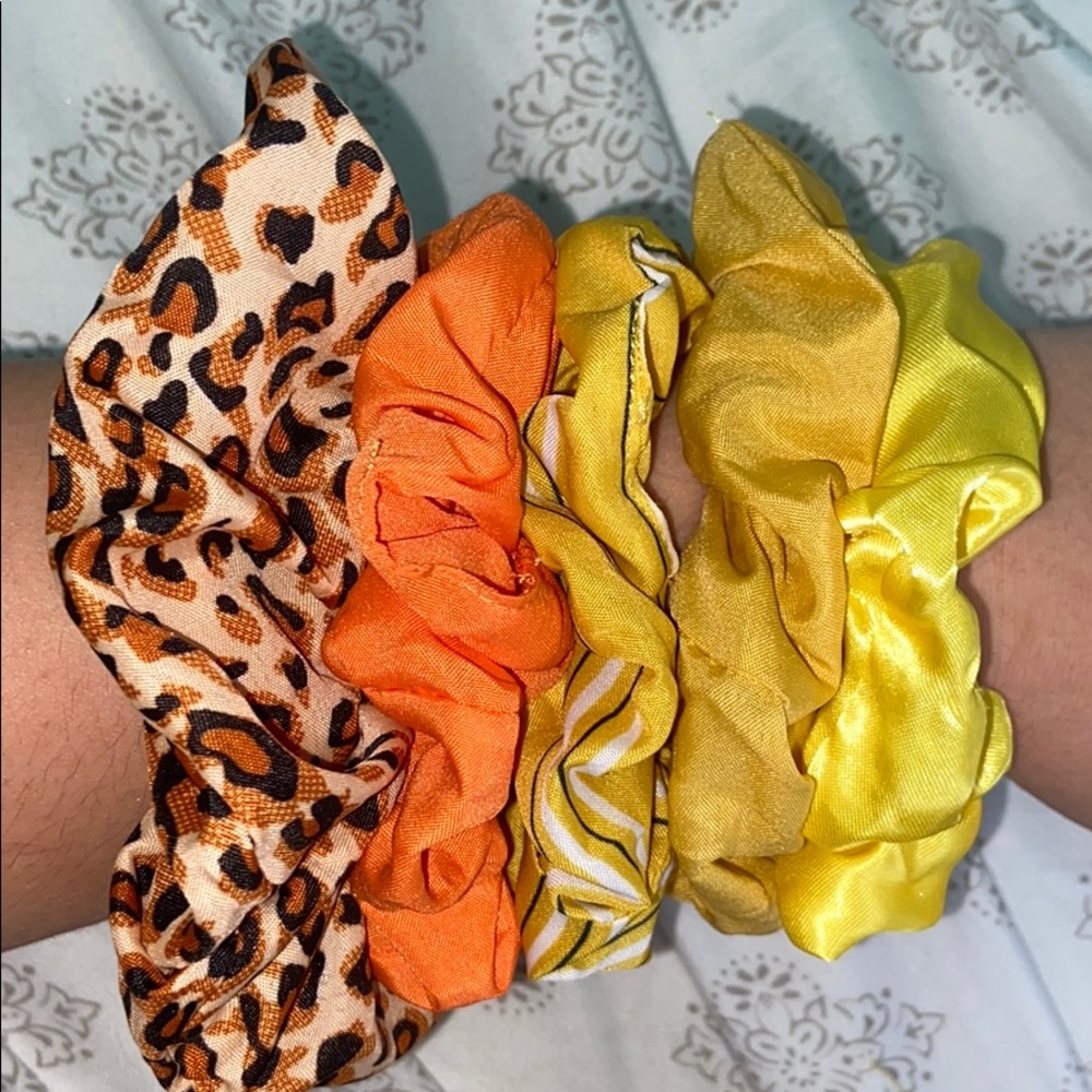 bundle of 5 scrunchies